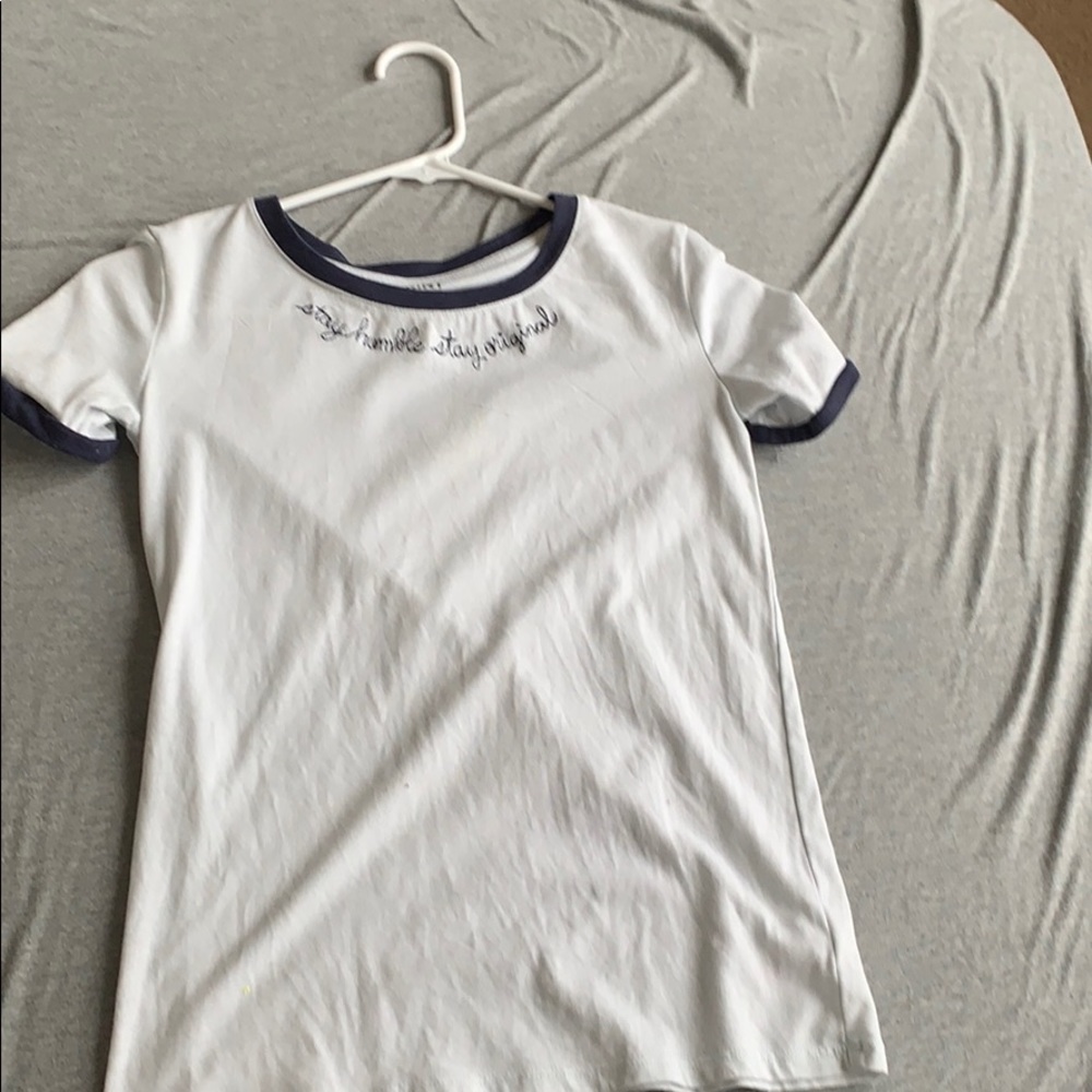 a beautiful baby blue”stay humble shirt” juniorsXS